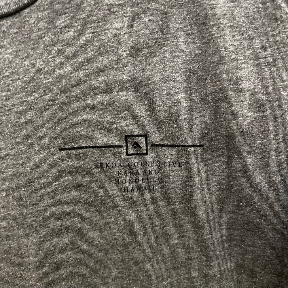 Kekoa Collective Gray T-shirt Size Large - Picture 3 of 4